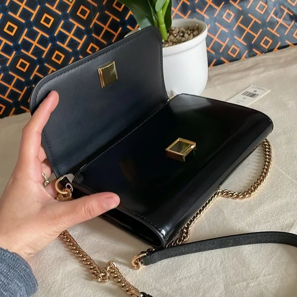 NWT , tory burch Emerson patent chain wallet ( black) crossbody